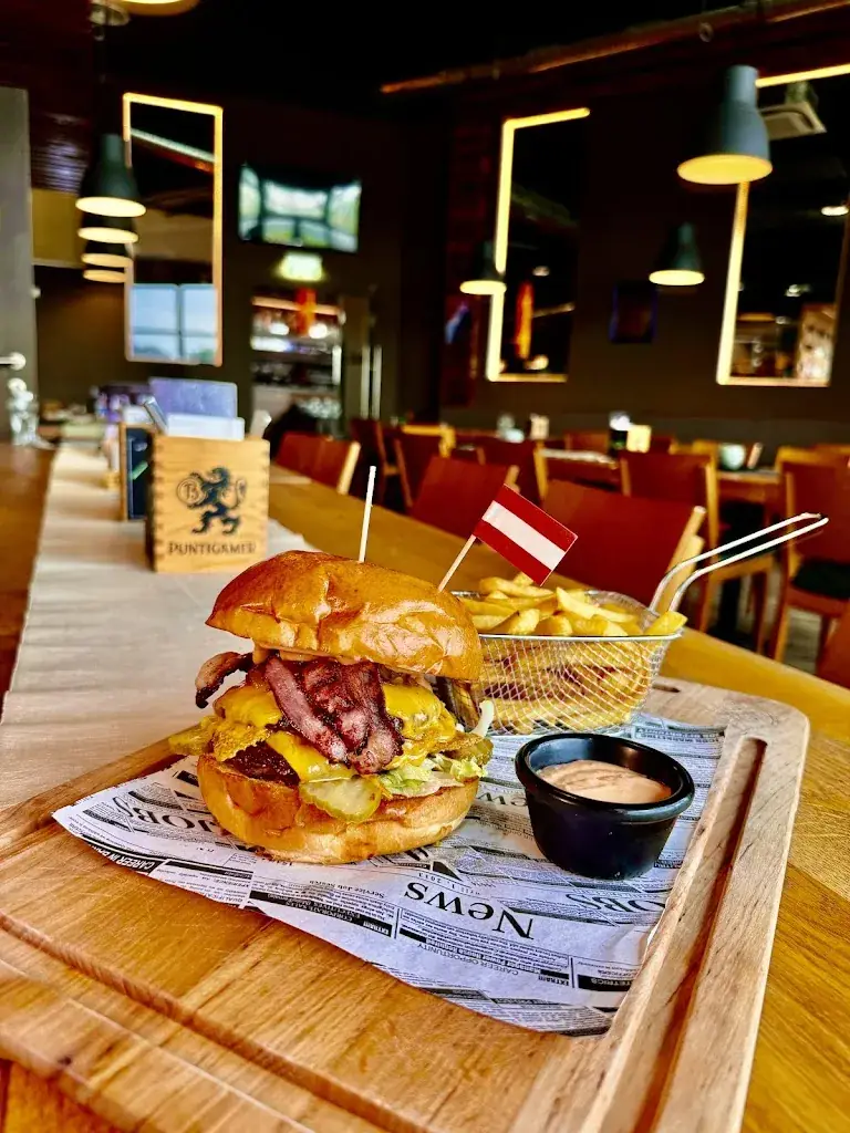 ÜberDrüber Restaurant_Wiener Neudorf_slider_image_3