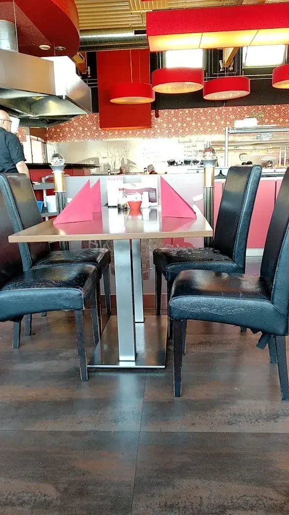 Ivan Ponomarev _Kota Radja Jiang & Yu GesmbH_Wiener Neudorf_review