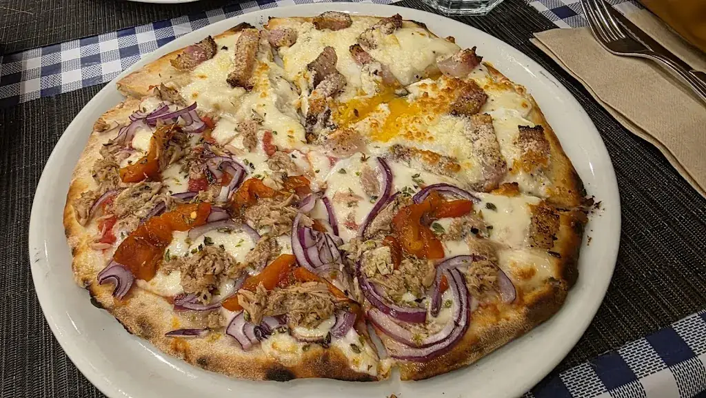 Baitoey K. Nakbutr_Piazza Castello - pizzeria, trattoria, bar_Mannersdorf an der Rabnitz_review