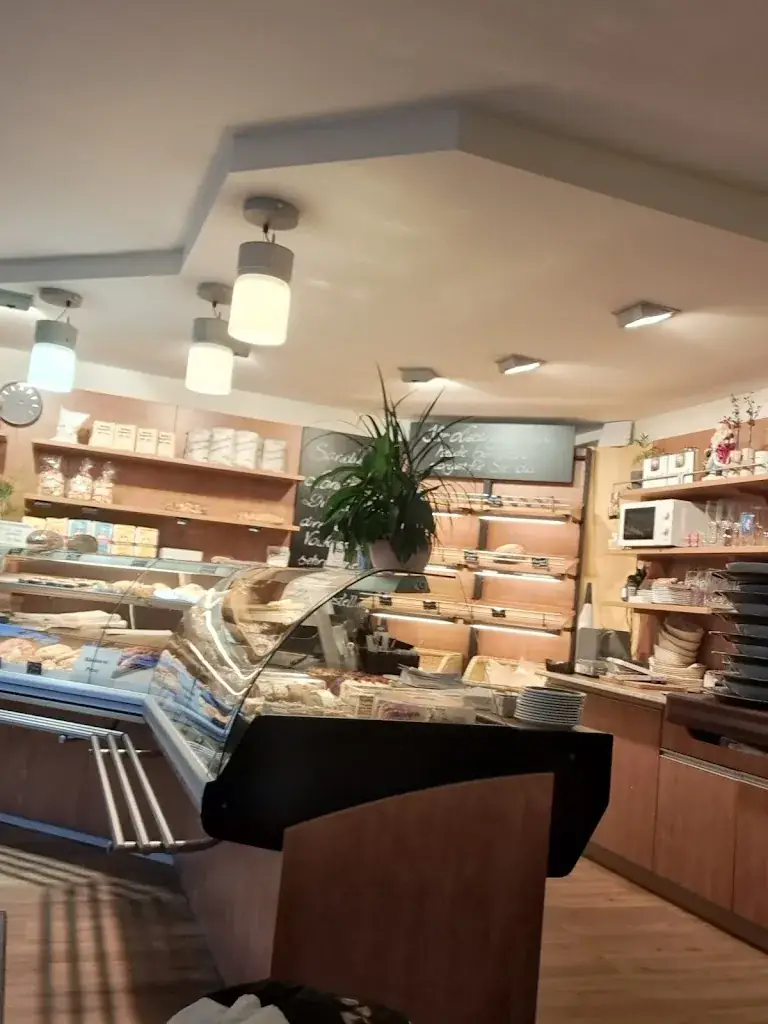 Oliver Büttner_Helga´s Café_Weitra_review