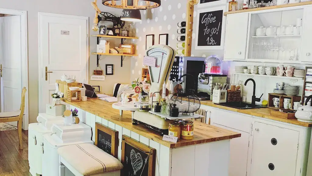kleines Atelier Wohnraumaccessoires & Cafe e. U._Winzendorf_slider_image_1