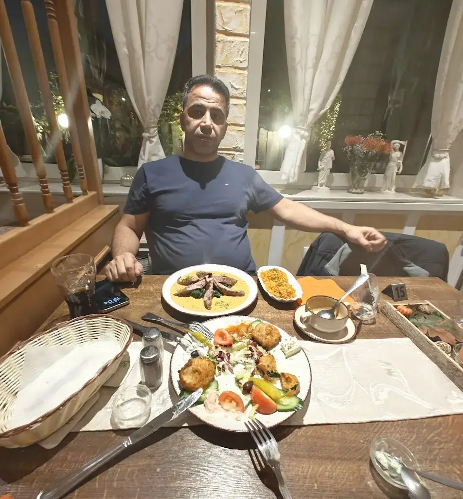 ERHAN_Taverna Knossos Palace_Wilhelmsburg_recensione