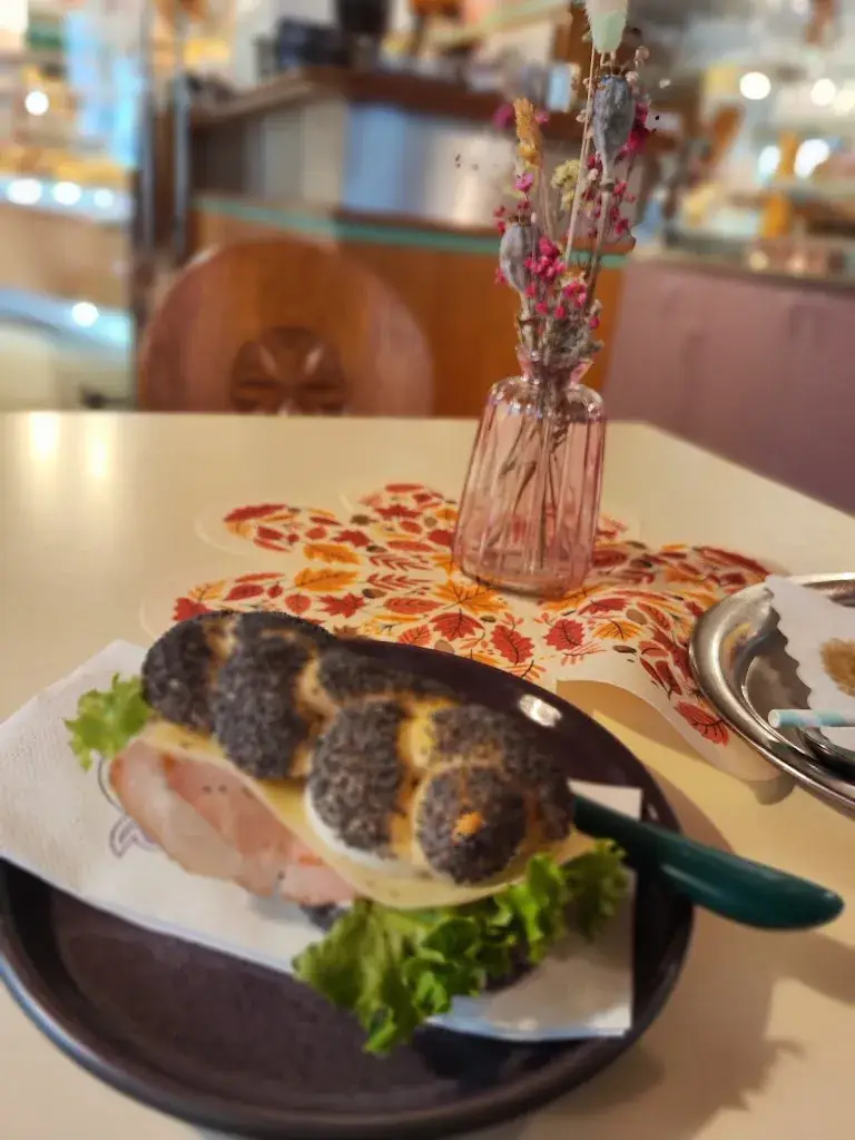 Alexandra Craciunescu_Bäckerei & Konditorei Molterer_Ybbsitz_avis