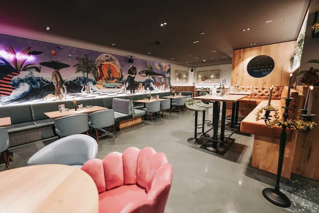 Pier 4 | Bar & Kitchen_Ybbs an der Donau_slider_image_1