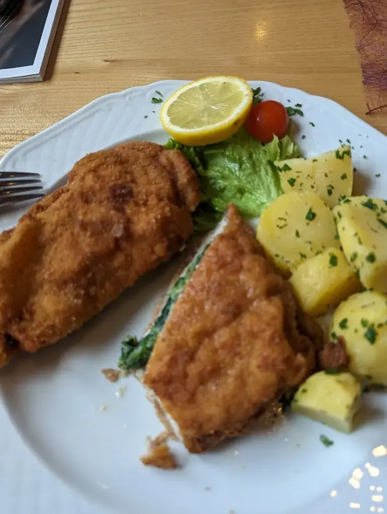 Bernhard Strilka_Florianihof Walzer_Ziersdorf_review