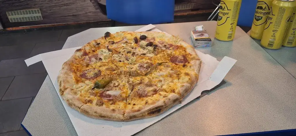 Jeremy Bromley_Pizzeria Venezia_Zwentendorf_avis