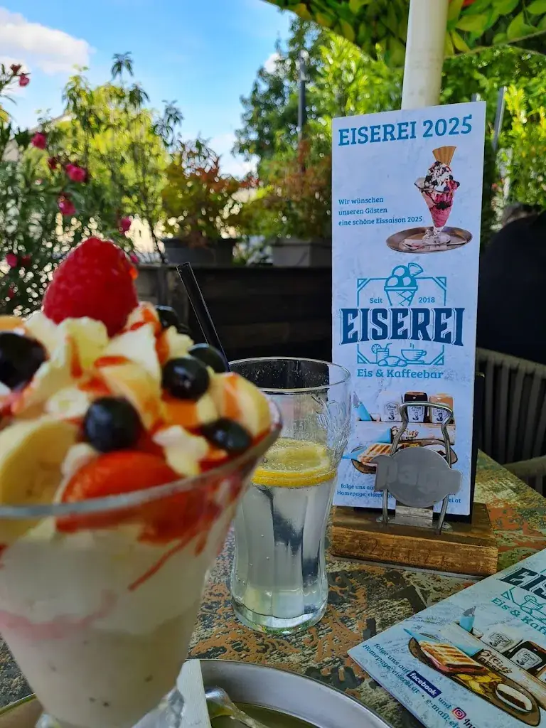 Maria Hora_Eiserei_Zwölfaxing_recensione