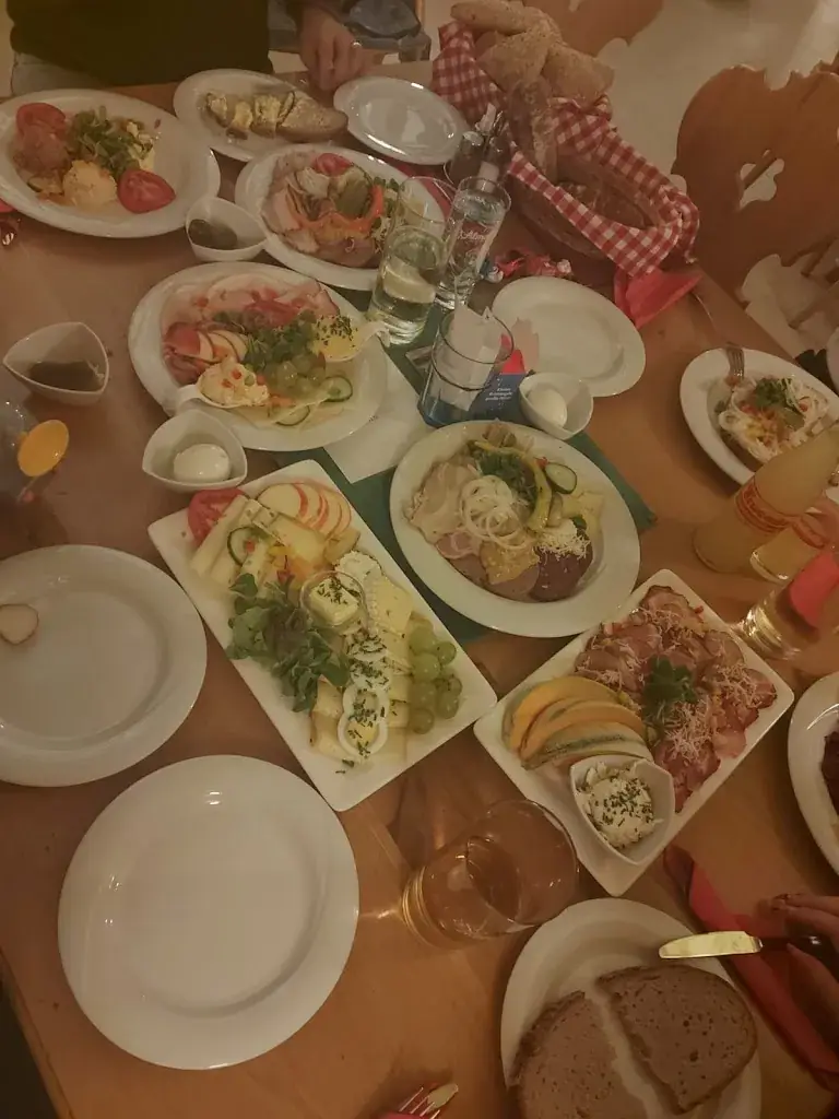 Nicole Isabel Gross-Gómez_Heuriger Böswirth_Zistersdorf_review