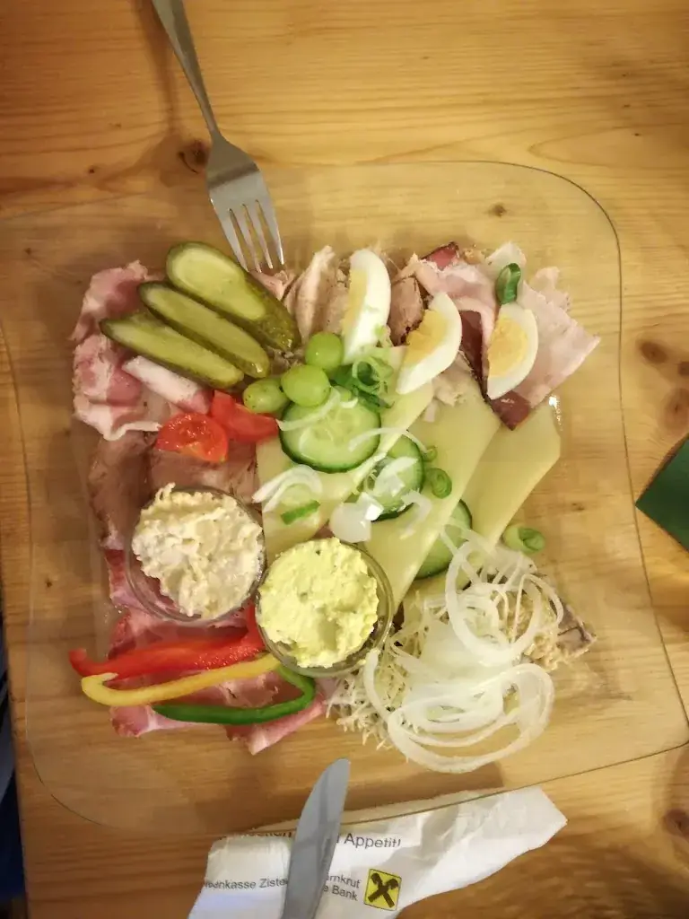 Natascha Parrer_Buschenschank Holzhauser_Zistersdorf_review