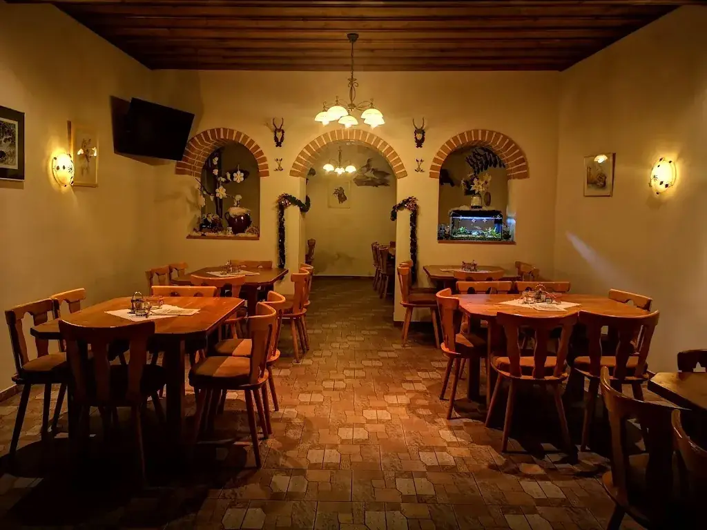 Buschenschank Holzhauser ristorante a Zistersdorf