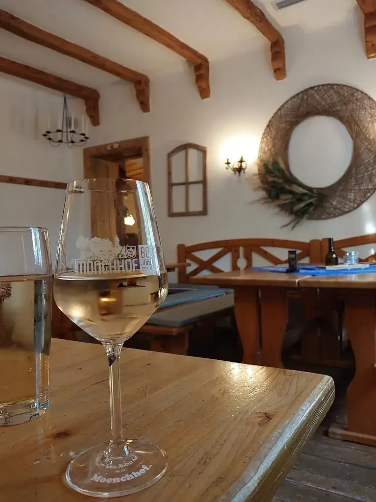 Gotsch L_Heuriger Zur Alten Kellertür_Mönchhof_recensione