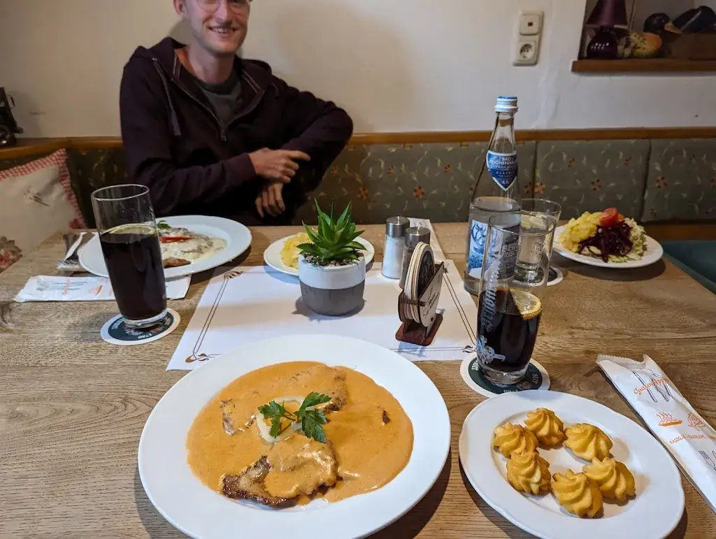 Austin Crothers_Altwirt - Der Schnitzelwirt_Anger_review