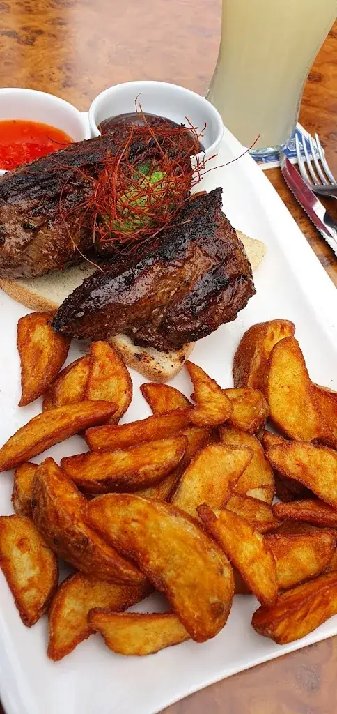 Bernhard Kielmayer_Cafe Pub Vivo_Anger_review