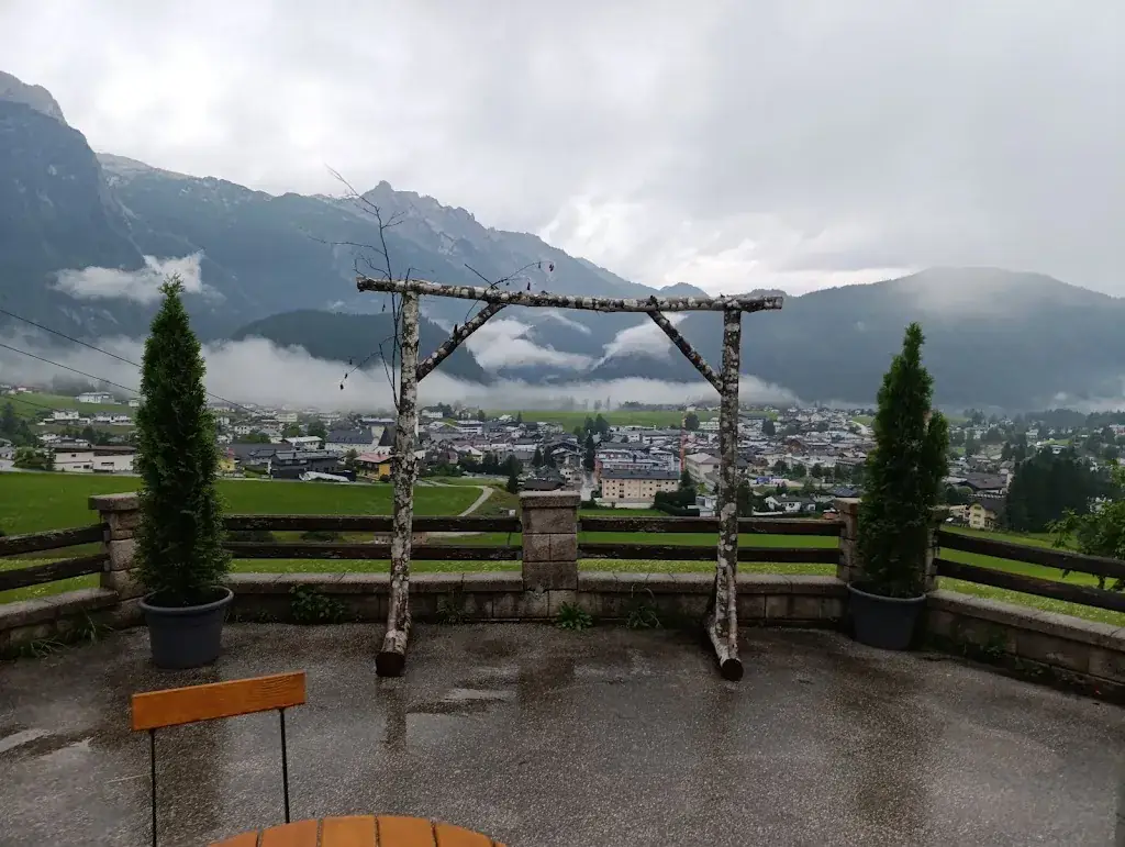 Madeleine Hensel_Gasthaus Poschenhof_Abtenau_recensione