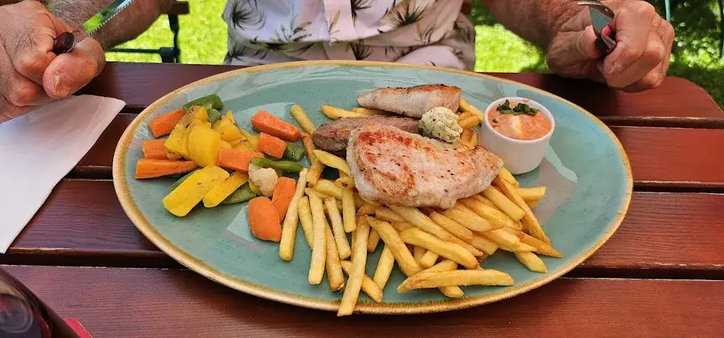 Alex Wolf_Jausenstation Pension Wandalm_Abtenau_recensione