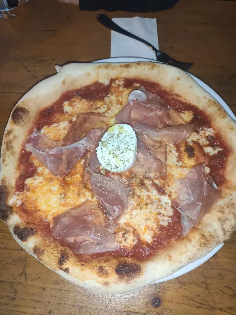 Menu_Amalfi Ristorante Pizzeria by Dragos&yasmina_Abtenau_image_8