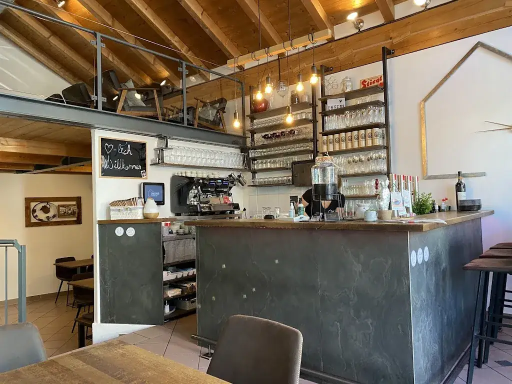 Didi Michael_Zweierlei Caféhaus & Bar_Abtenau_recensione