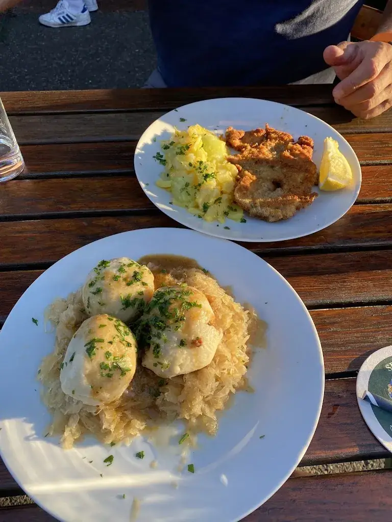 Perseus Thebes_Husarenwirt_Anif_recensione