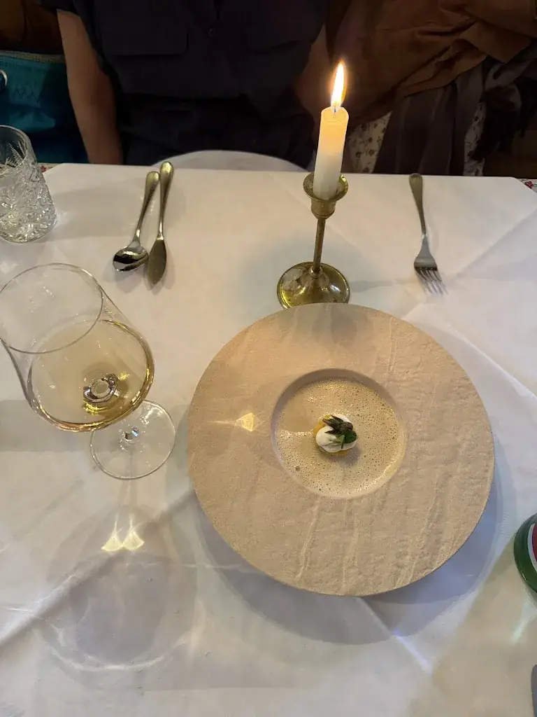 sam a_Schlosswirt zu Anif - Biedermeier-Hotel & Restaurant | Tagungshotel & Hochzeitsfeiern_Anif_review