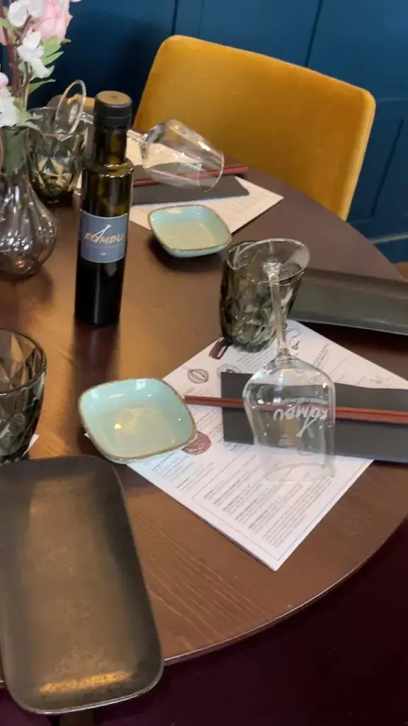 Tshi2025_KOMBU Japanese Fusion Eatery_Anif_recensione