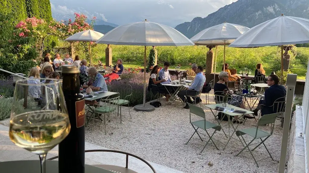 KOMBU Japanese Fusion Eatery_Anif_slider_image_1