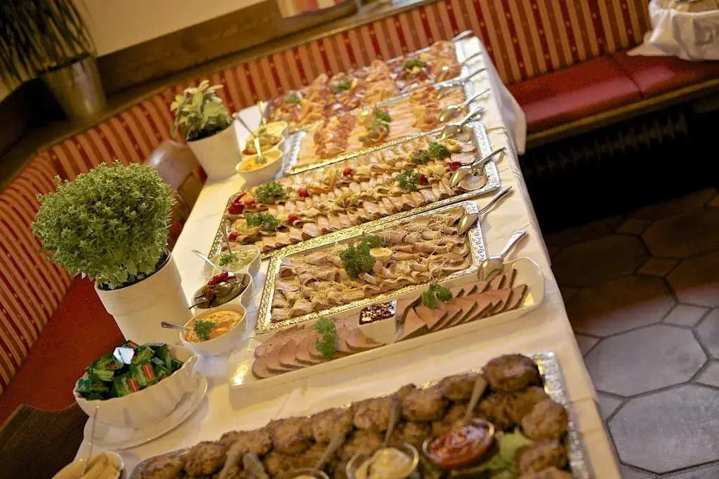 Gasthof Franz von Assisi restaurant in Anif