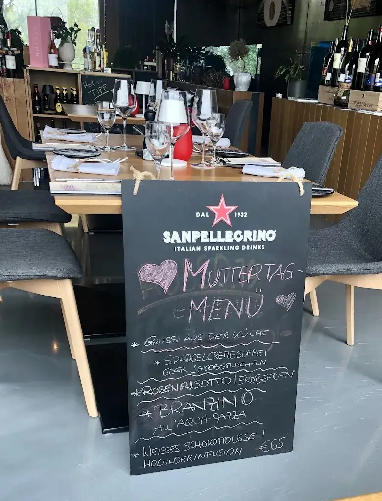 Hermann Sattler_ROSSO.19_Mönchhof_recensione