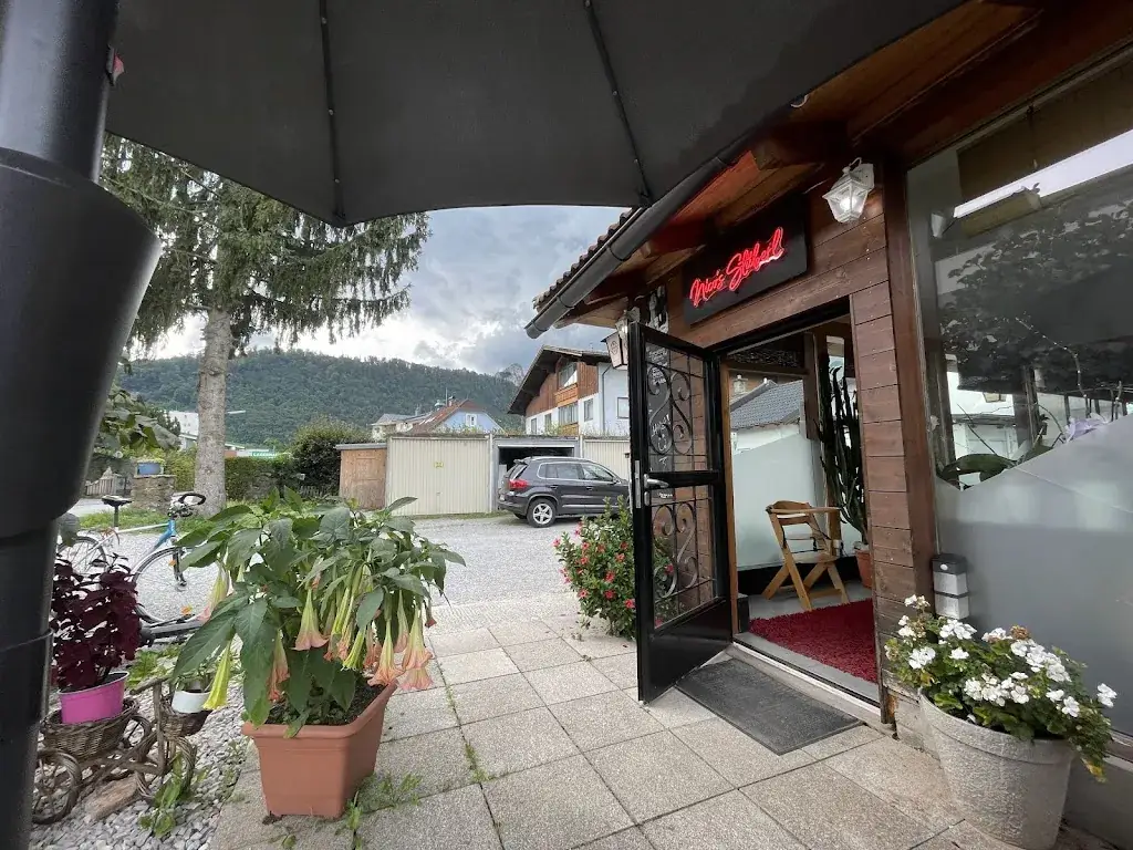 Nicos Stüberl_Burgfried_slider_image_1