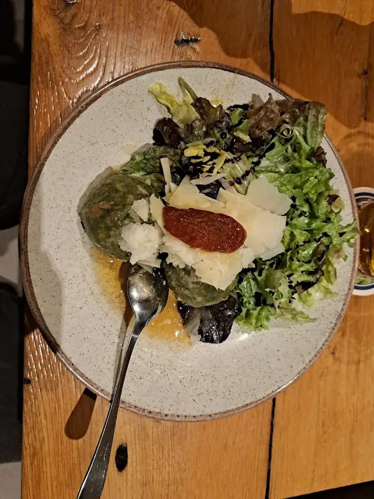 Jiří Bartoš_Gastein Alm_Bad Hofgastein_review