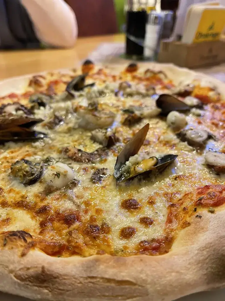 Khaled Alkhamiri_Ramazotti's Pizza_Bad Hofgastein_review