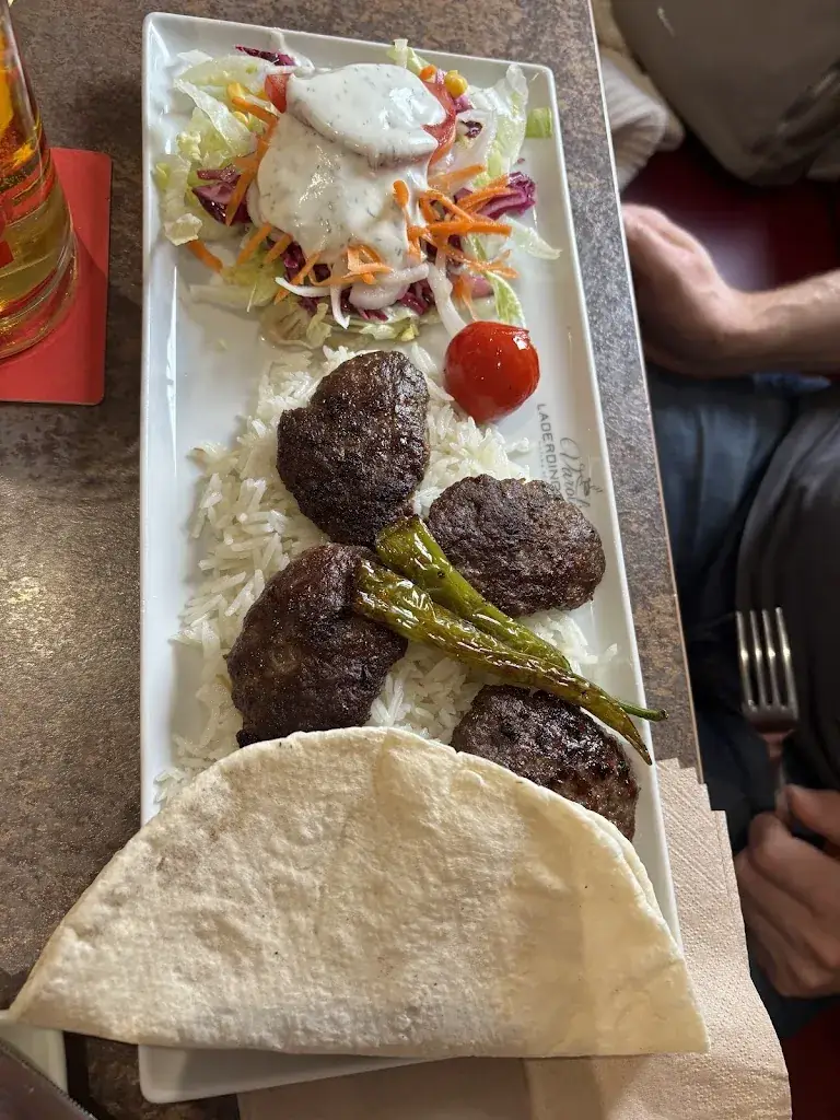 Éva Pillér_مطعم تركي حلال Varoli Restaurant_Bad Hofgastein_recensione