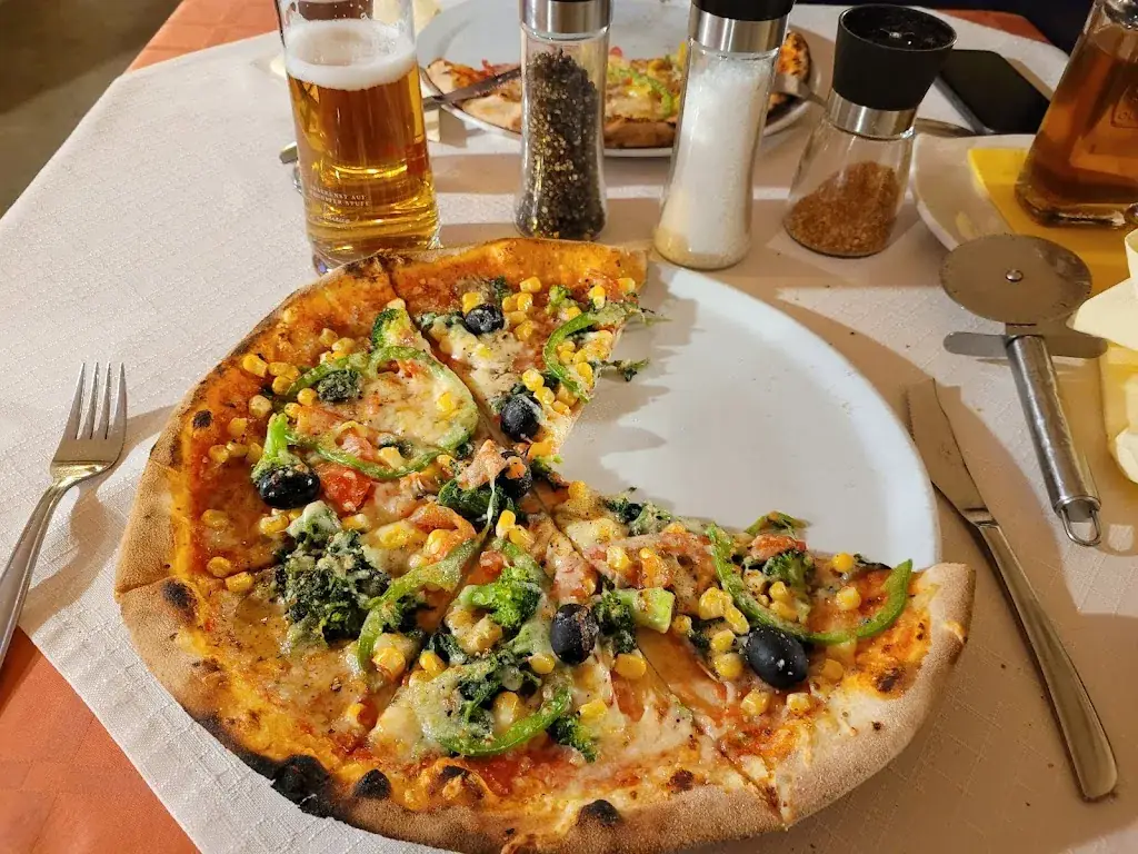 Pizzeria Da Dino_Bad Hofgastein_slider_image_3
