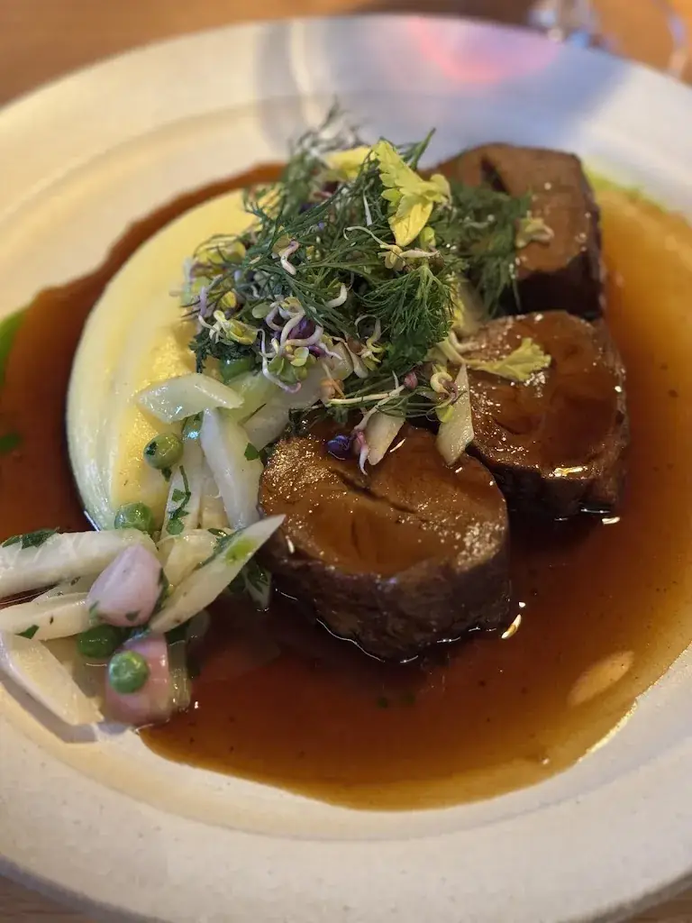 Maarja-Linda Taur_Speiselokal Aiche_Bad Hofgastein_avis