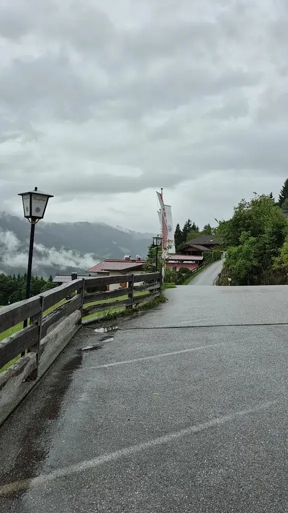 fotke telefon_Gasthof Bürglhöh - Das Wirtshaus_Bischofshofen_avis