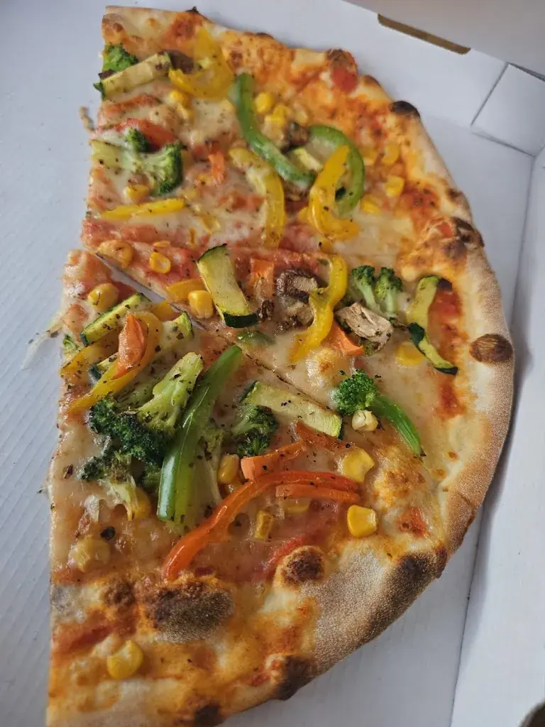 Eman Alarbash_Papa Roy Pizzeria Restaurant Café_Bischofshofen_recensione