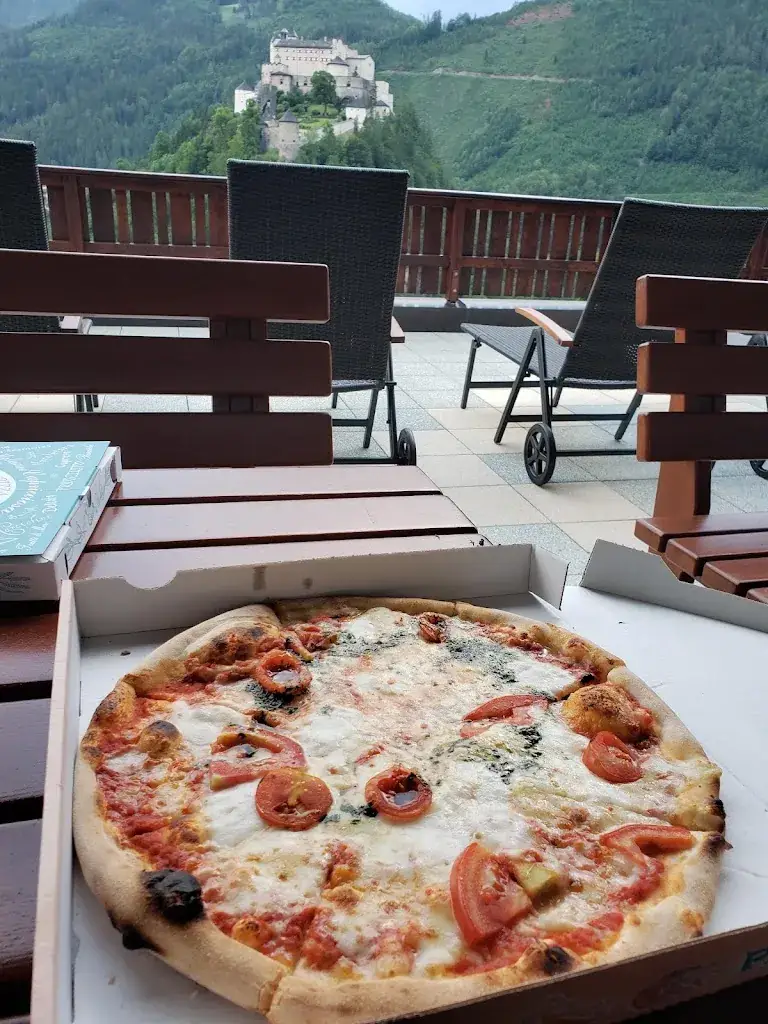 Zohaib Jabbar_Pizzeria Alla Casa - Pizza aus dem Holzofen_Bischofshofen_recensione