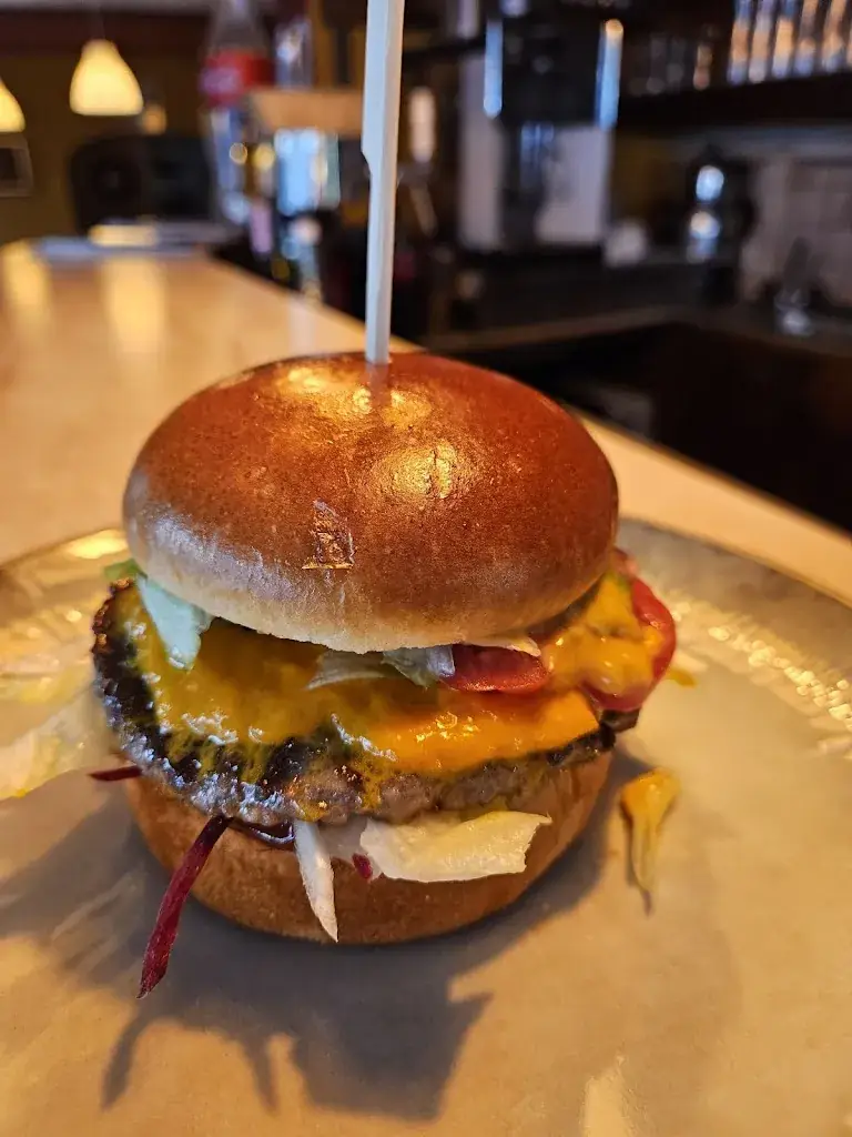 Pizzeria Alla Casa - Pizza aus dem Holzofen_Bischofshofen_slider_image_2