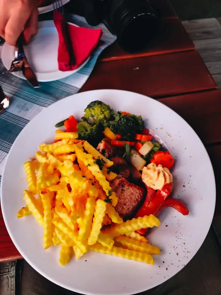 Filip Gonciarczyk_Restaurant Fliegerbichl_Bramberg am Wildkogel_avis