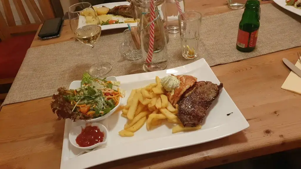 Oliver A_Paraplü_Bramberg am Wildkogel_avis