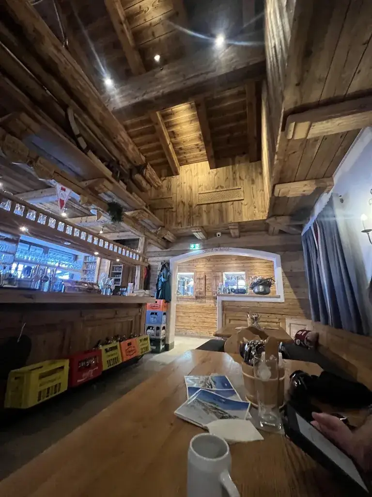 Becky T_Wildkogel Alm_Bramberg am Wildkogel_avis