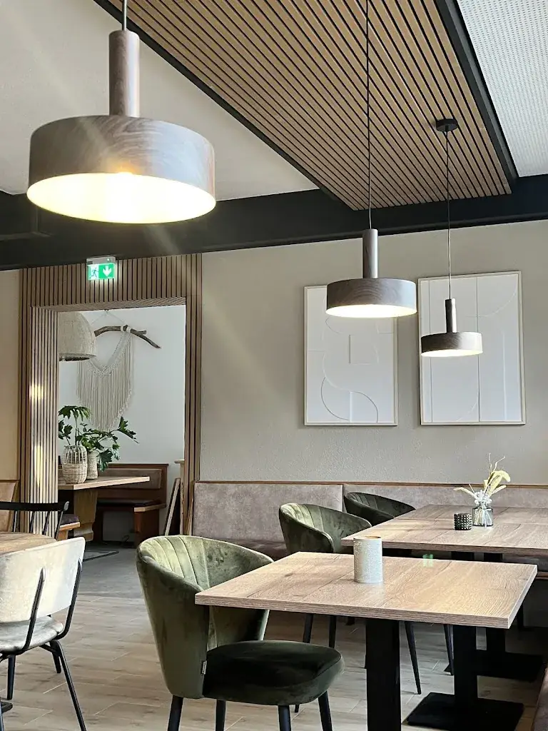 Hayoung S_Hotel & Restaurant Der Drahtesel_Bramberg am Wildkogel_avis