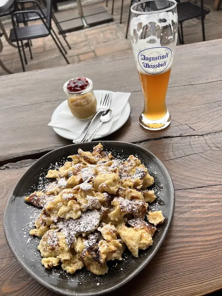 Niklas Buschbeck_Gasthof Bergkristall_Bramberg am Wildkogel_review