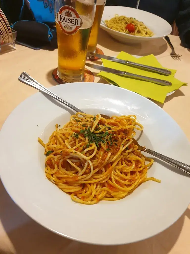 Adrienn Beáta Brezniczky_Restaurant Taj-Mahal_Bruck an der Großglocknerstraße_review