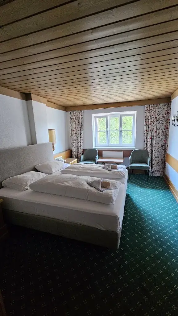 Hamidreza Rad_Hotel Lukashansl_Bruck an der Großglocknerstraße_avis