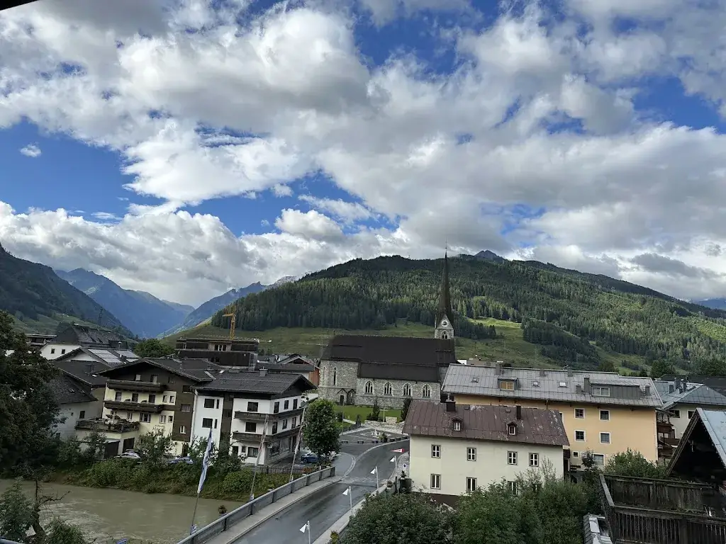 Diana Orłowska_Hotel Lukashansl_Bruck an der Großglocknerstraße_avis