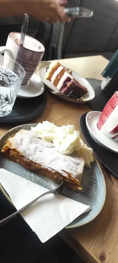 ohad Kaplan_Café Philu_Eben im Pongau_review