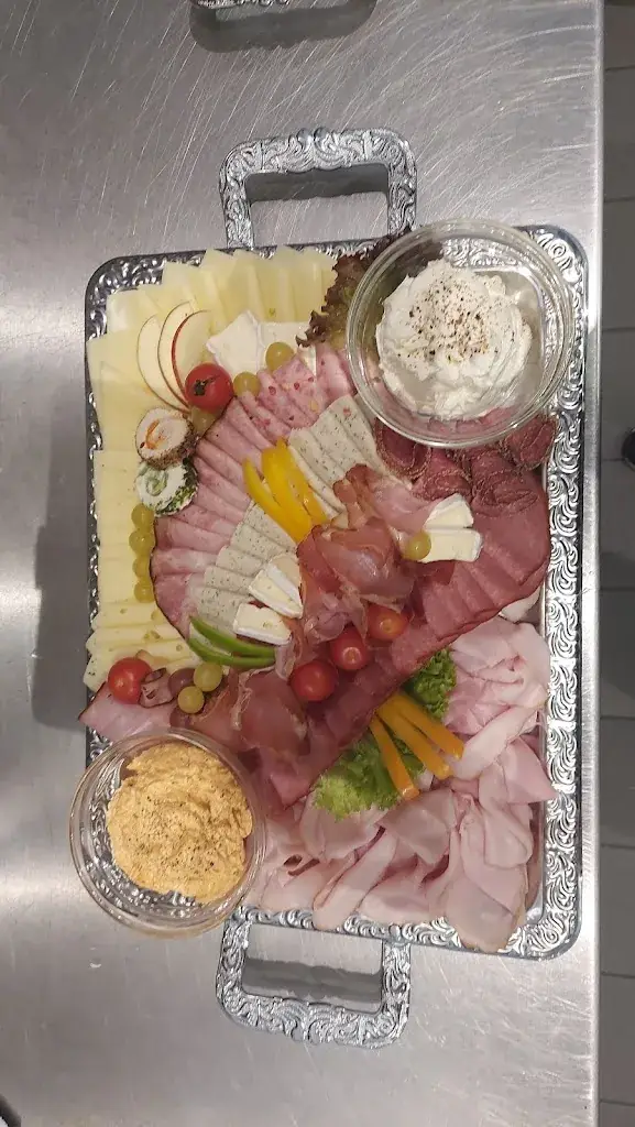 Menu_Genussplatzl Eben - Imbiss, Fleisch & Wurst_Eben im Pongau_image_2