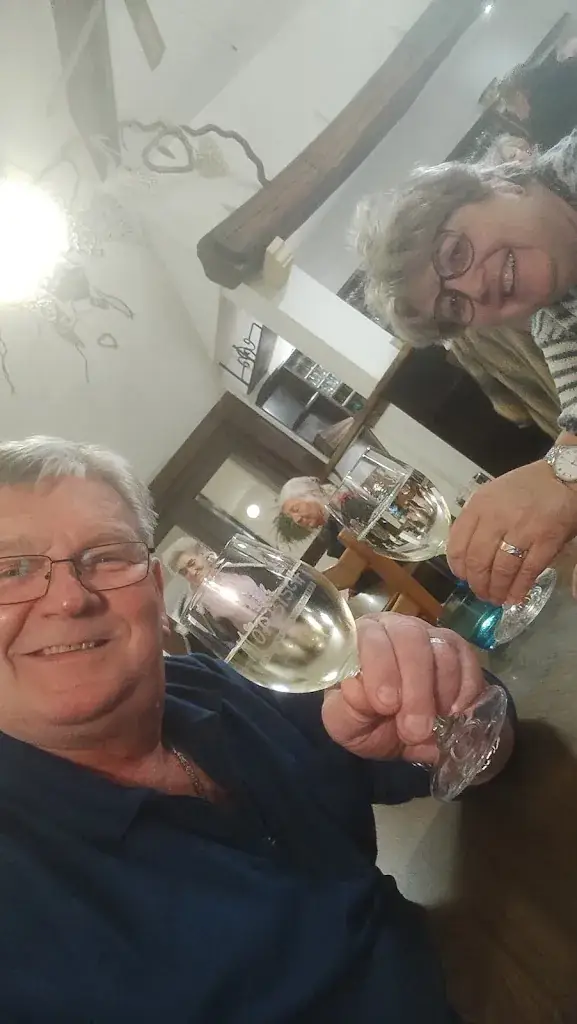 Hannes Lugmair_Heuriger Mudi - Silke & Helmut Jäger_Mörbisch am See_review