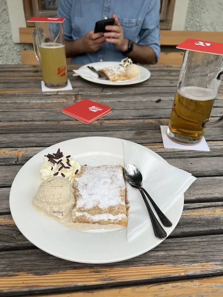 Zoltán Komjáti_Krämerwirt_Faistenau_review