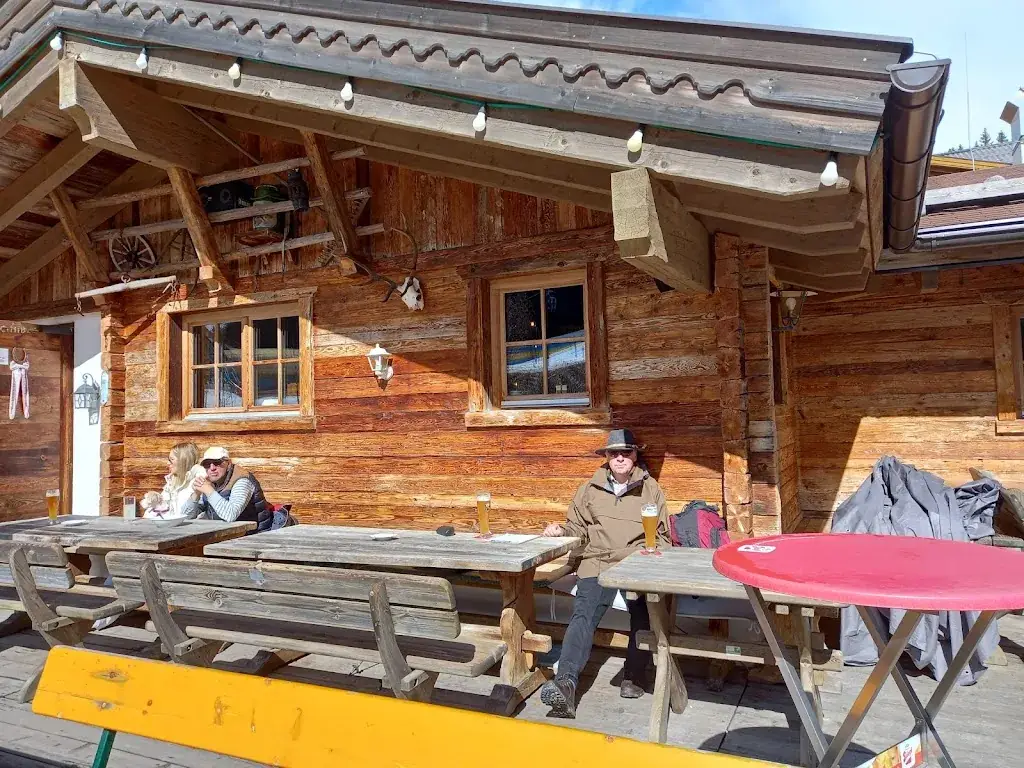 Debbie Scott_Alm Stadl Filzmoos - Apres ski und Almgaudii open end_Filzmoos_avis